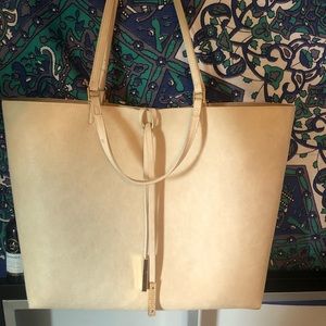 Vegan Leather Tote // perfect for the office!